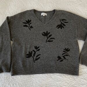 Women's Charcoal Gray V-Neck Floral Appliqué Sweater